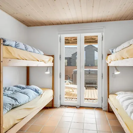 Flot Hus Med Stratag Taet Pa Vesterhavet Sj117