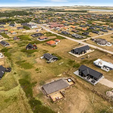 Flot Hus Med Stratag Taet Pa Vesterhavet Sj117 * Harboør
